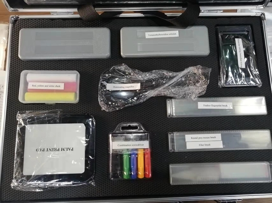 Método esparadrapo da pasta de Trace Crime Investigation Kit 502 da cena para mostrar a impressão digital suada